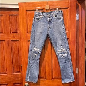 Levi’s Men's Blue Distressed Jeans